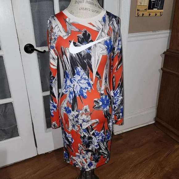 Nike Womens Hyper Femme Long‎ Sleeve Floral Dress Small - Picture 1 of 5